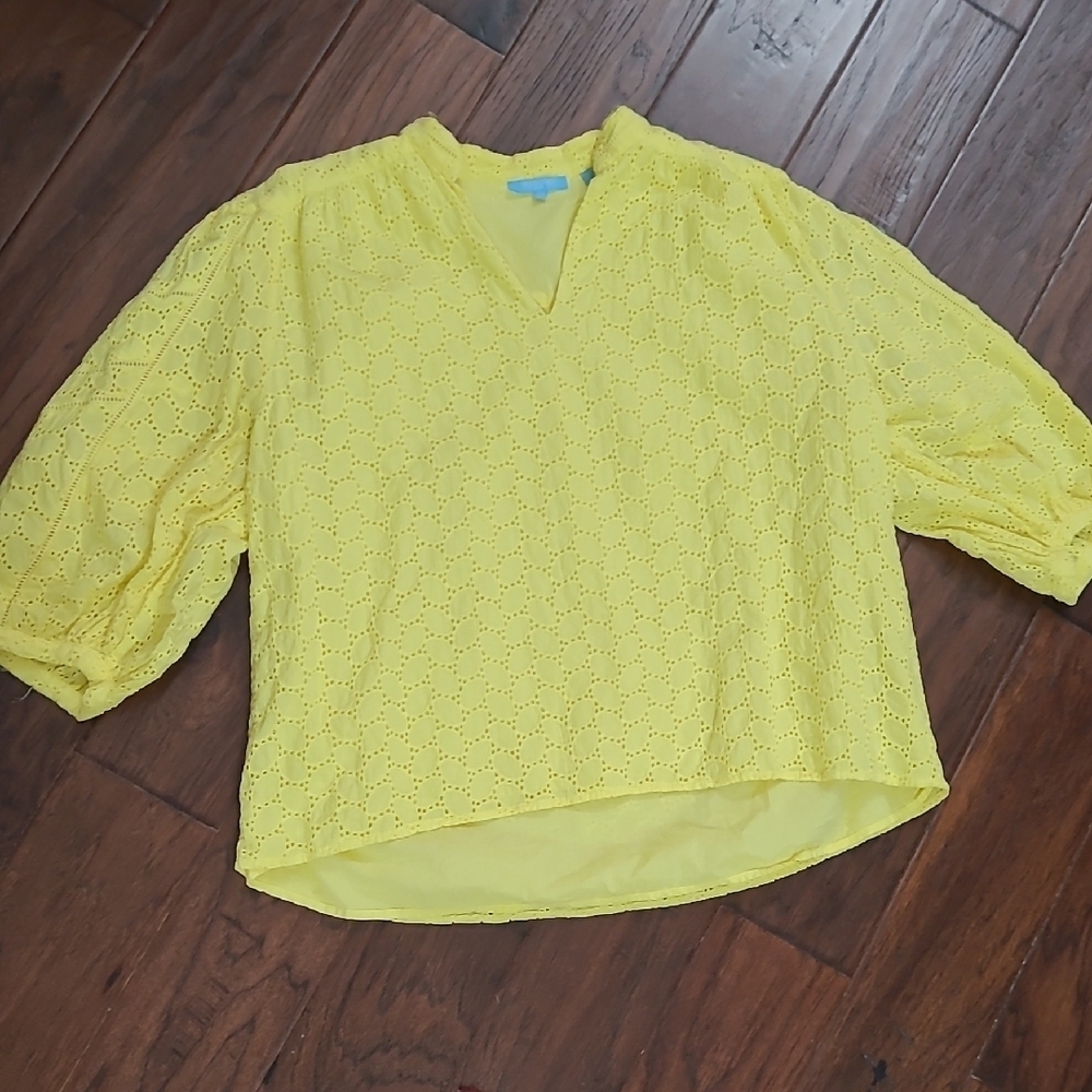 Draper James RSVP Yellow Eyelet V-neck Blouse size XL